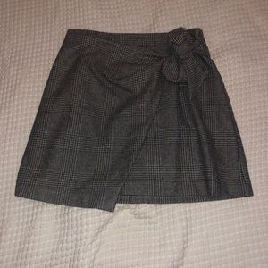 Aritzia skirt size 2